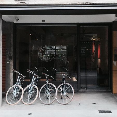 Hii-Hubs B&B Tainan Zewnętrze zdjęcie
